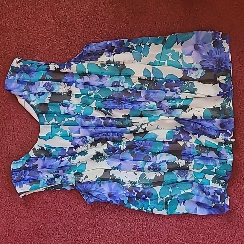 Woman's sleeveless blouse